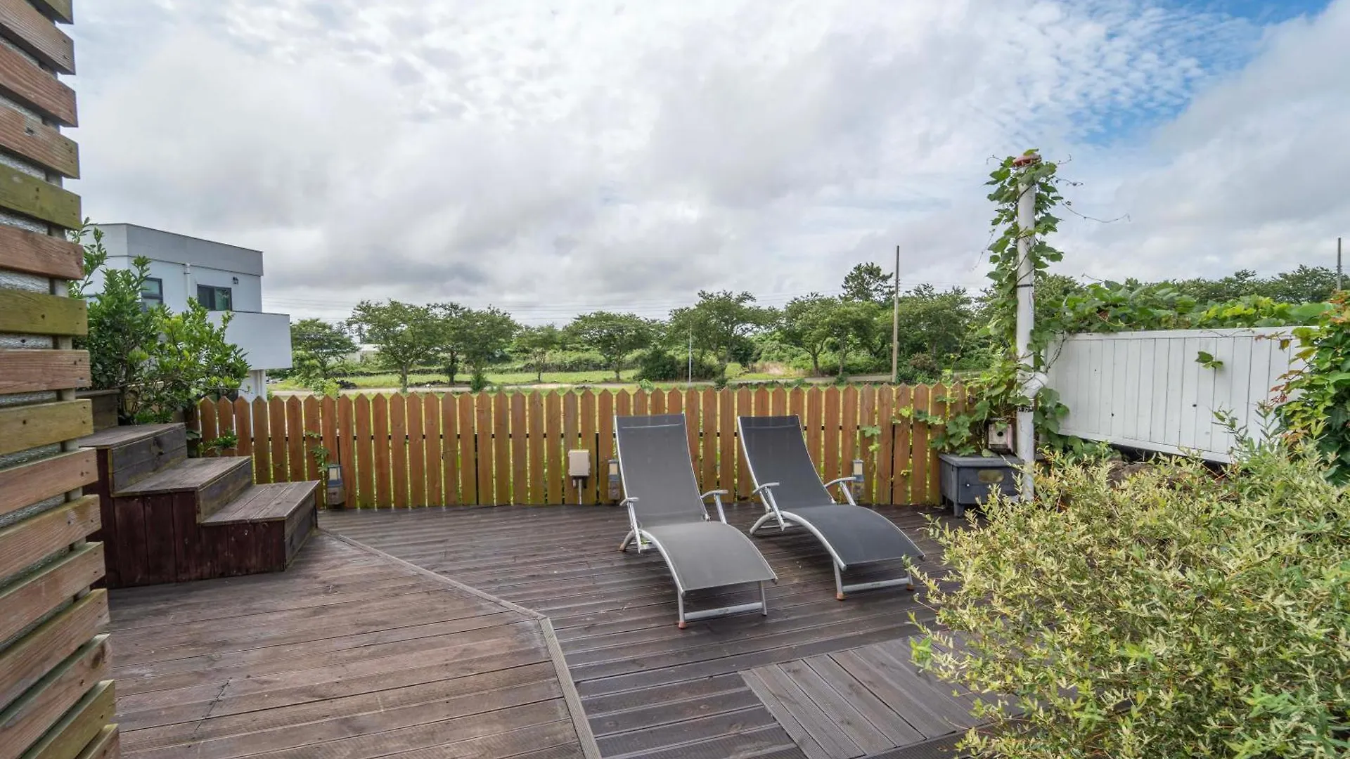 Holiday home Jeju Love Stay Pink South Korea